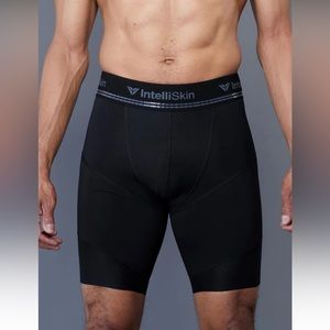 NWOT IntelliSkin Hip Alignment Shorts
